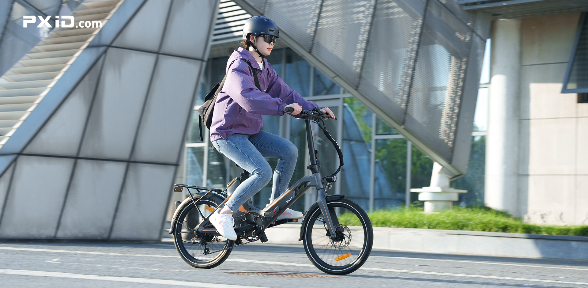  Foldable electric bike compactly designed for city commuting and convenient storage 