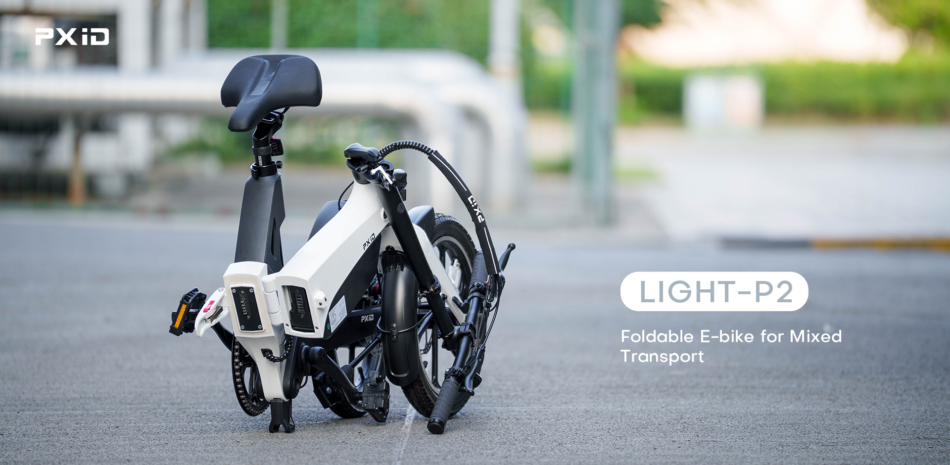 Foldable E-bike used in urban commuting combined with public transport for flexible mobility 
